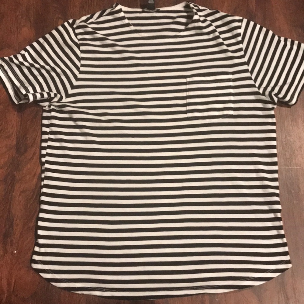 Men’s forever 21 longline shirt, size large
